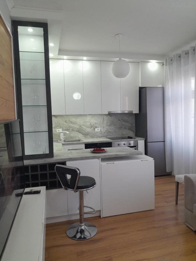 City Center Apartment Niko 04 Tirana Eksteriør billede