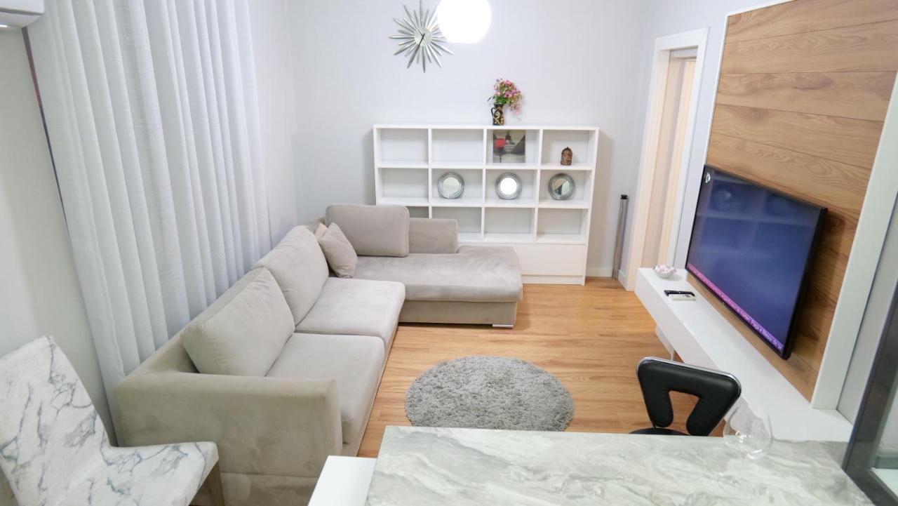 City Center Apartment Niko 04 Tirana Eksteriør billede
