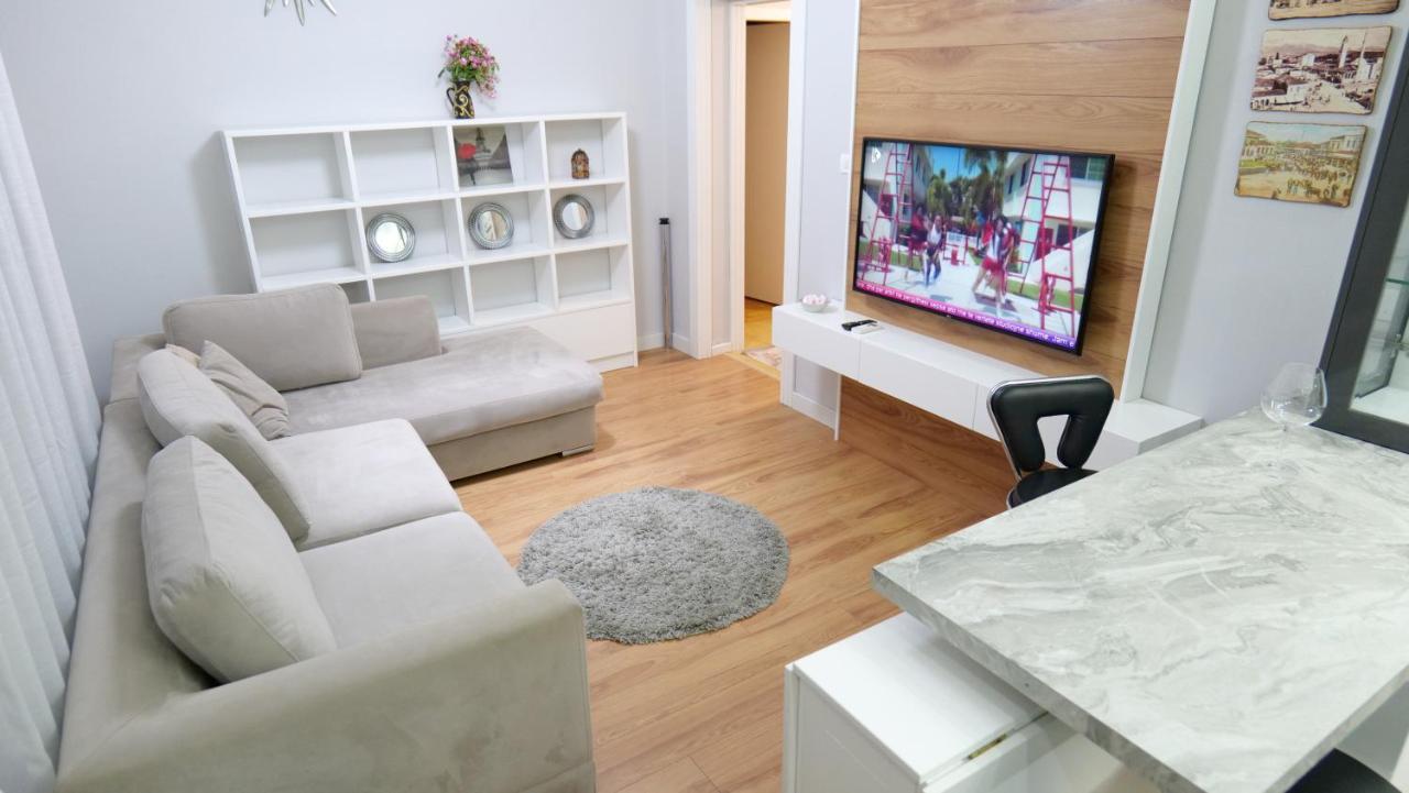 City Center Apartment Niko 04 Tirana Eksteriør billede