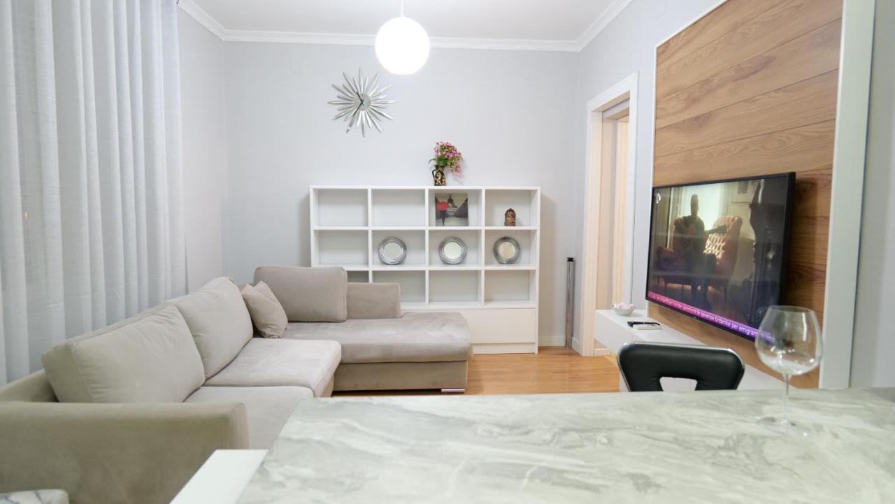 City Center Apartment Niko 04 Tirana Eksteriør billede
